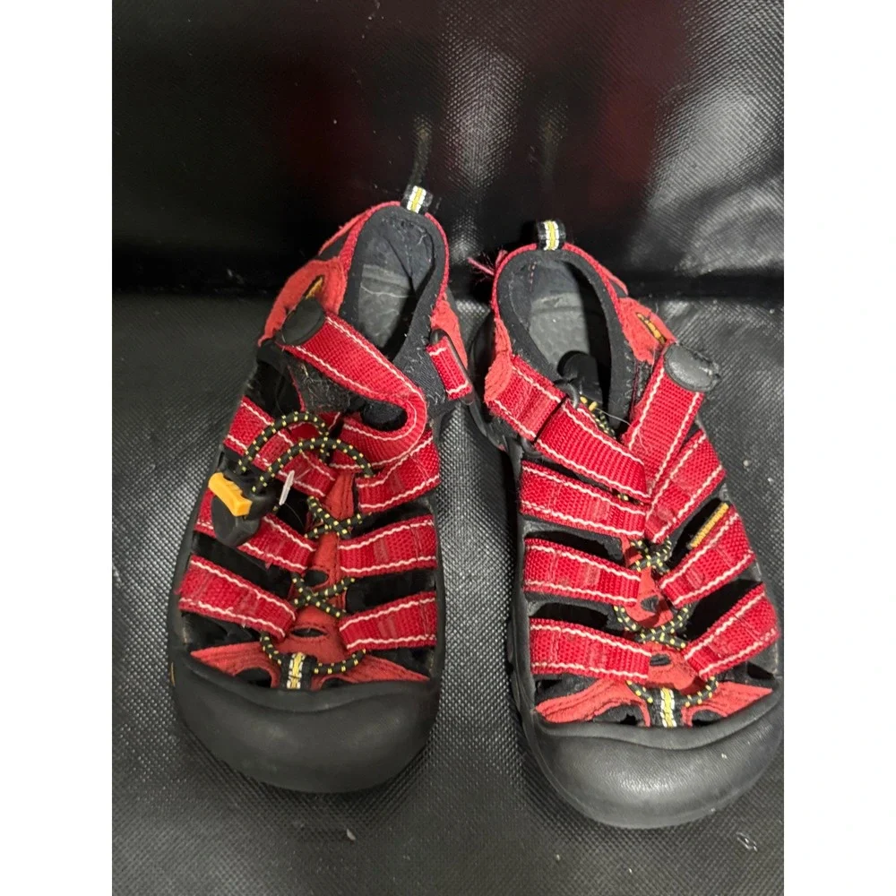 Keen Newport H2 Red Black Waterproof Sport Sandals Kids 11Outdoor Hiking5